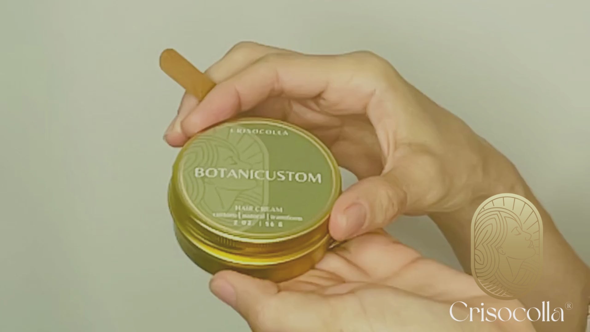 Video: Demonstrating how to apply BotaniCustom Hair Cream for nourished and beautiful hair.